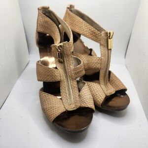 Michael Michael Kors Tan Gold Textured Zip Up Size 7.5 Leather Pumps Open Toe